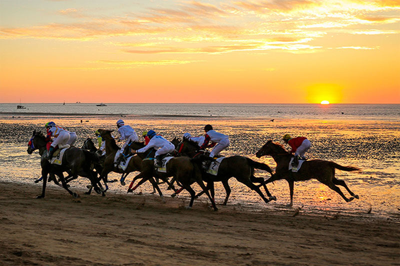 Carreras de caballos en la playa